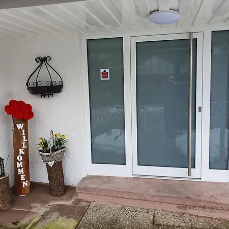 Gartenblick Im Schwarzwaldhaeusle * 프로이덴슈타트
